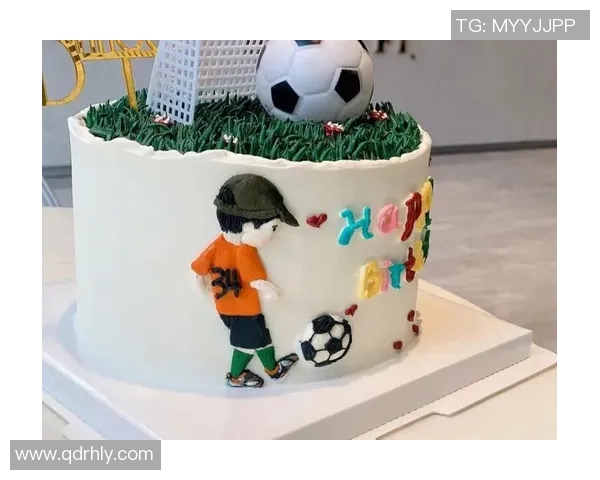 蛋糕男孩足球传奇：从厨房到绿茵场的梦想与奋斗之路