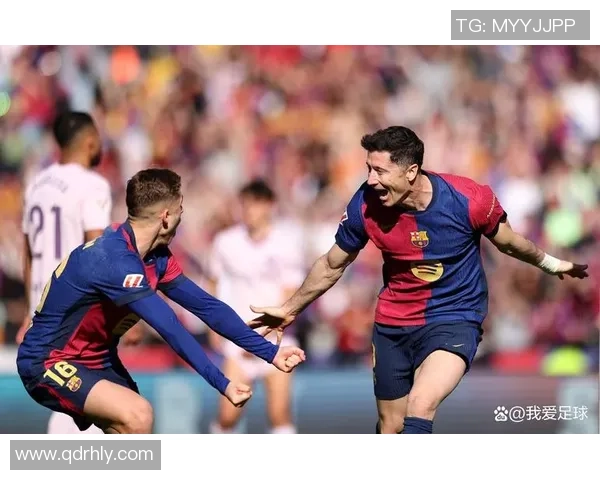 足球巨星背后的努力与坚持：从训练到巅峰的奋斗历程